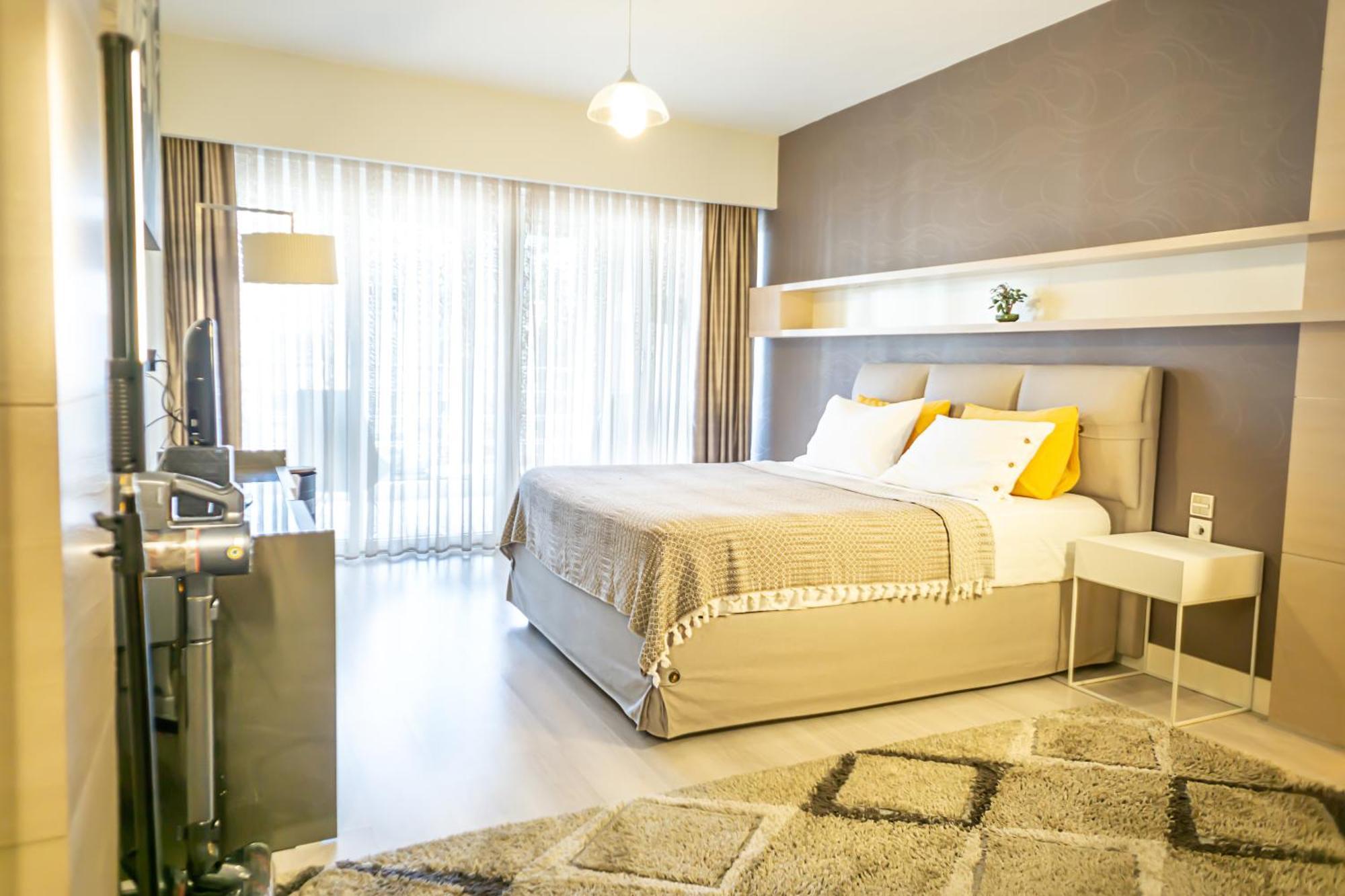 Downtown Oasis - Spacious Modern 3-br Flat Near Beachpark Daire